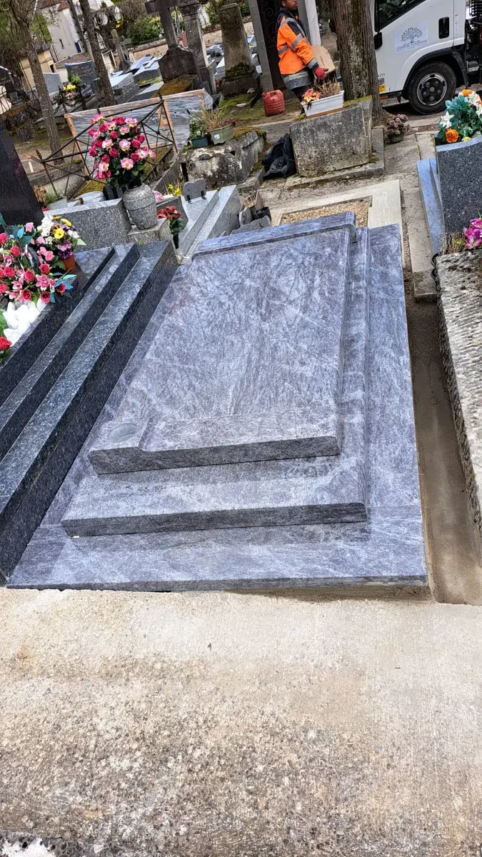 Monument réalisé par Lebaron Funéraire — réalisation 2