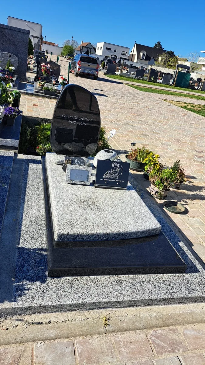 Monument réalisé par Lebaron Funéraire — réalisation 3
